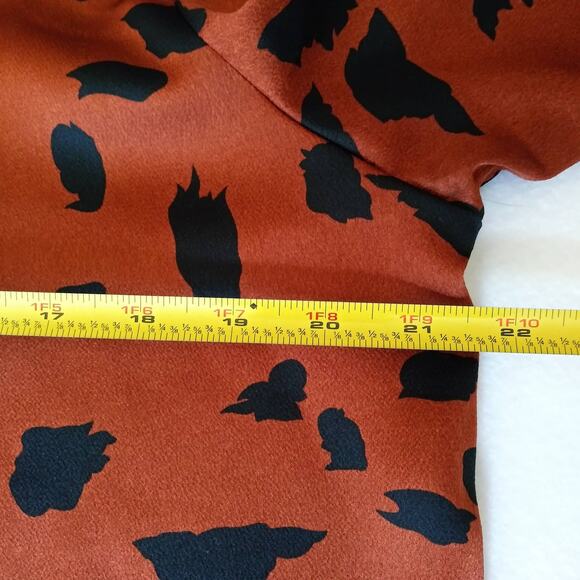 Women L Animal Print Mock Neck Blouse Top Career Work Classic Chic Boho Mob Wife - Picture 10 of 11